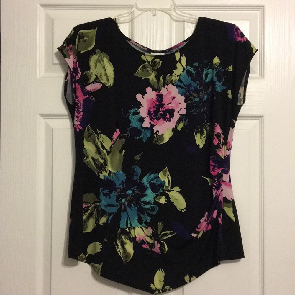 Black floral print top